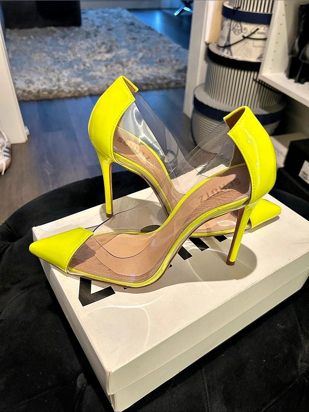 Schutz Fechado Salto Alto Pointed Toe Heels in Yellow US 8B